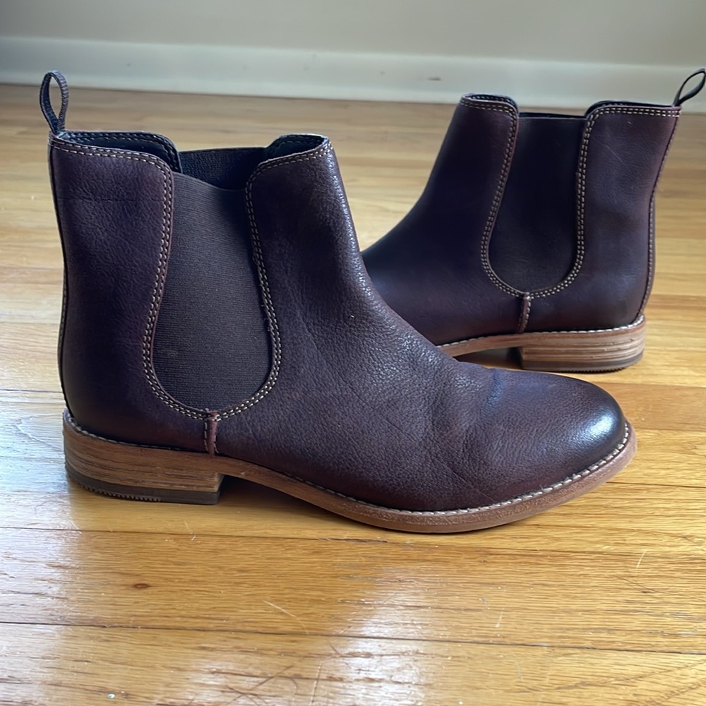 Clark Burgundy Leather Chelsea Boot | Maypearl Nala | Size 7
